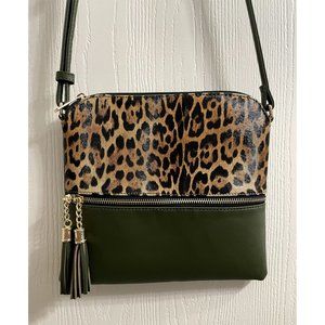 NWOT Deluxity Crossbody Green & Leopard